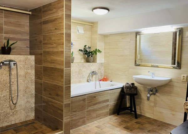 Na predaj zrekonštruovaný rodinný dom v obci Dubovce, časť Vidovany.