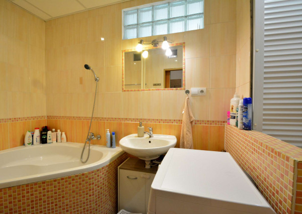 PRENAJATÉ-  3-izbový byt v meste Spišská Nová Ves