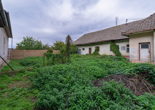 PREDAJ - Rodinný dom/stavebný pozemok - Lúka