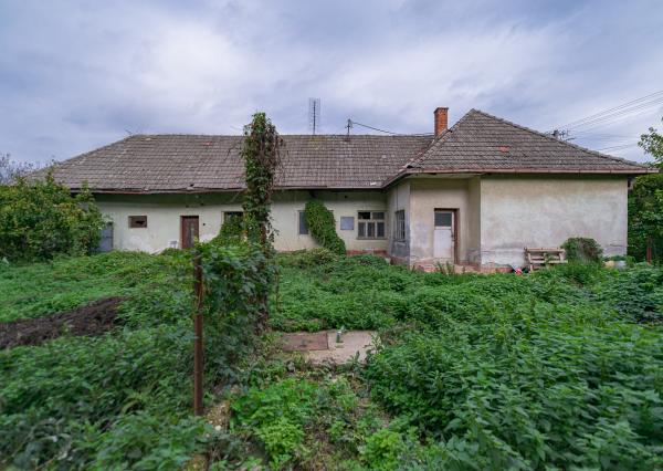 PREDAJ - Rodinný dom/stavebný pozemok - Lúka