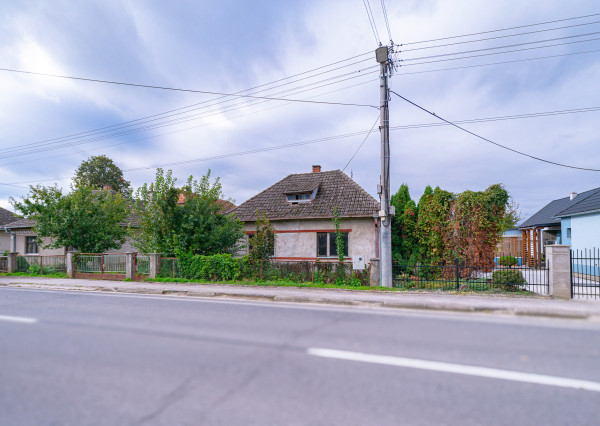 PREDAJ - Rodinný dom/stavebný pozemok - Lúka