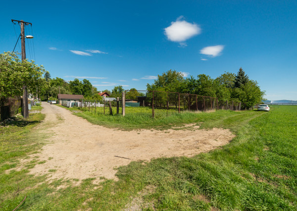PREDAJ - pozemok vhodný na výstavbu - Klobušice, Ilava