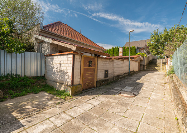 PREDANÉ 04/2025- Rodinný dom - Podolie