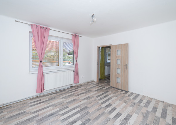 PREDANÉ 04/2025- Rodinný dom - Podolie