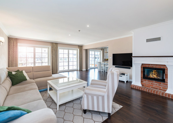 PREDAJ - Moderný, priestranný, úsporný dom v Mnešiciach