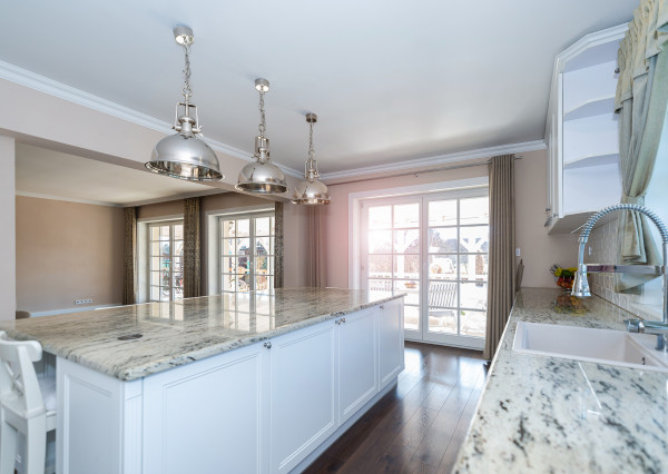 PREDAJ - Moderný, priestranný, úsporný dom v Mnešiciach