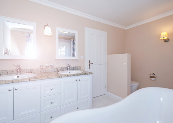 PREDAJ - Moderný, priestranný, úsporný dom v Mnešiciach