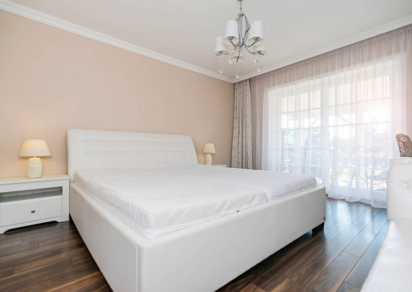 PREDAJ - Moderný, priestranný, úsporný dom v Mnešiciach