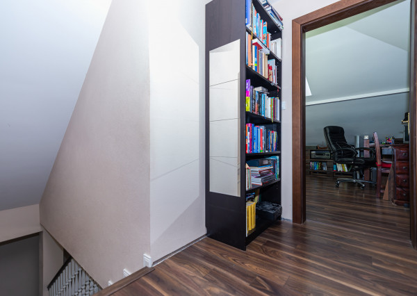 PREDAJ - Moderný, priestranný, úsporný dom v Mnešiciach