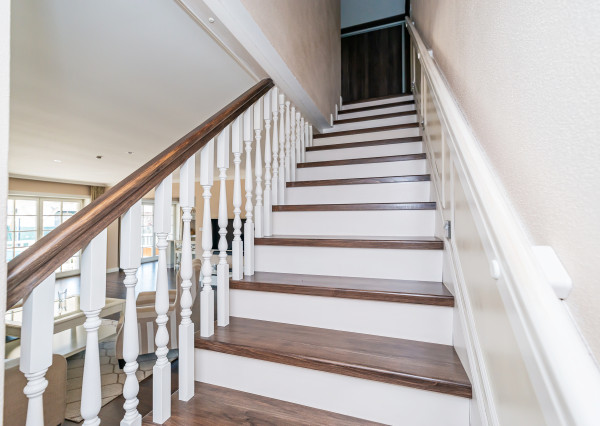 PREDAJ - Moderný, priestranný, úsporný dom v Mnešiciach