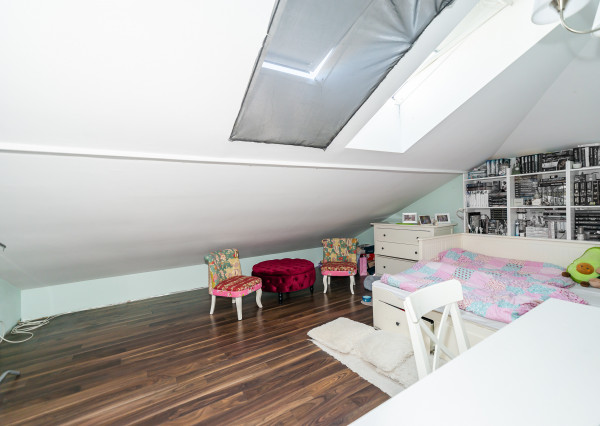 PREDAJ - Moderný, priestranný, úsporný dom v Mnešiciach