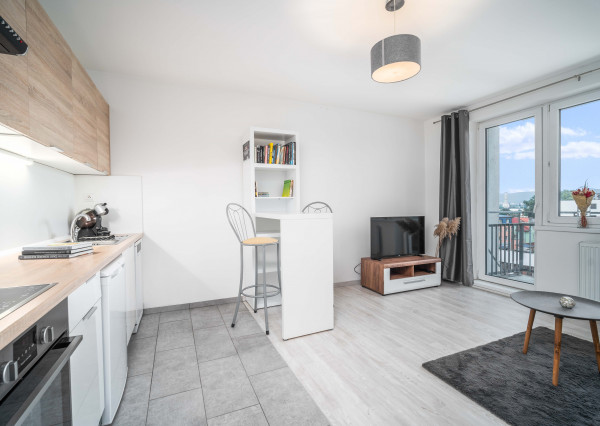 REZERVOVANÉ-PRENÁJOM 2 izb. bytu, Trnavská cesta, Bratislava