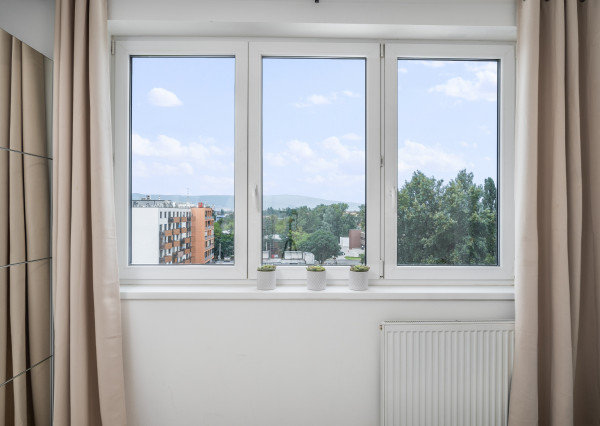 REZERVOVANÉ-PRENÁJOM 2 izb. bytu, Trnavská cesta, Bratislava