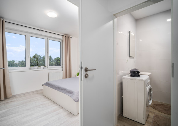 REZERVOVANÉ-PRENÁJOM 2 izb. bytu, Trnavská cesta, Bratislava