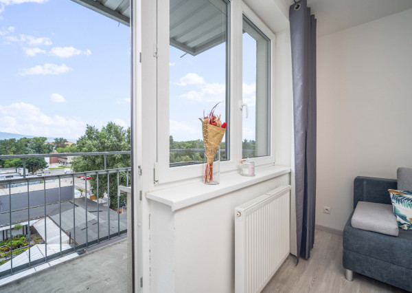 REZERVOVANÉ-PRENÁJOM 2 izb. bytu, Trnavská cesta, Bratislava