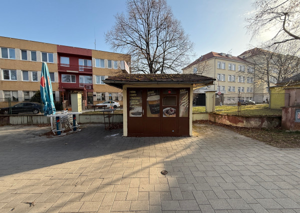 Na prenájom predajný stánok v Skalici – výborná lokalita pri nemocnici!