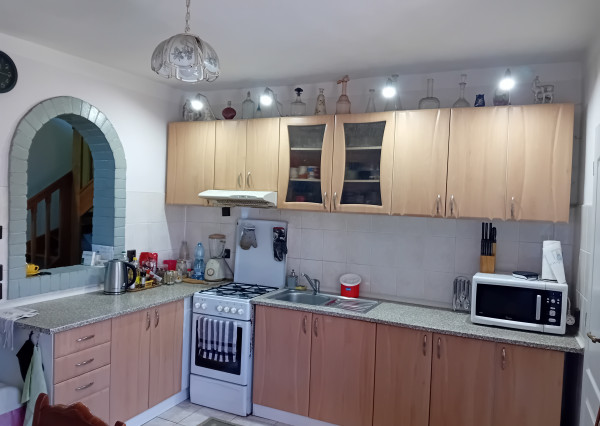 KROMPACHY- rodinný dom (10izieb)+ 3 garáže na PREDAJ !