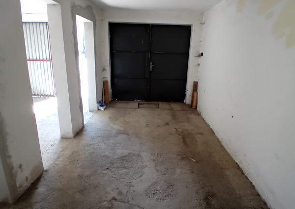 KROMPACHY- rodinný dom (10izieb)+ 3 garáže na PREDAJ !