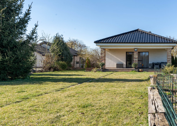 NA PREDAJ štýlový rodinný bungalov v obci Tureň - Senec