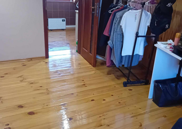 KROMPACHY- rodinný dom (10izieb)+ 3 garáže na PREDAJ !