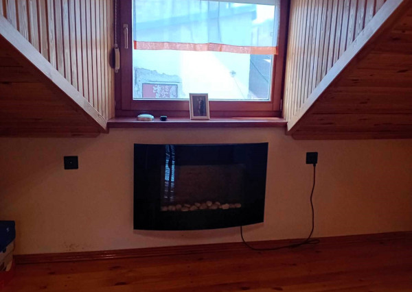 KROMPACHY- rodinný dom (10izieb)+ 3 garáže na PREDAJ !