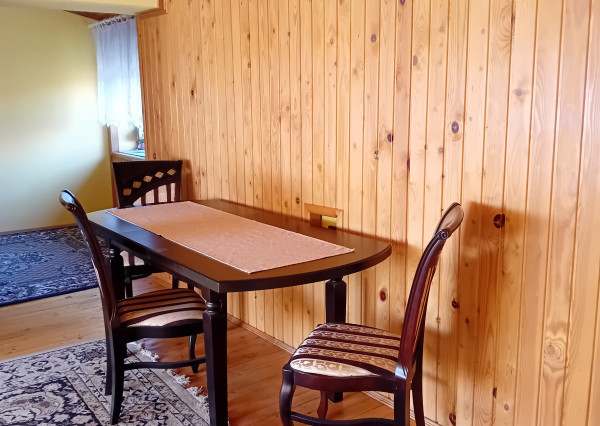 KROMPACHY- rodinný dom (10izieb)+ 3 garáže na PREDAJ !