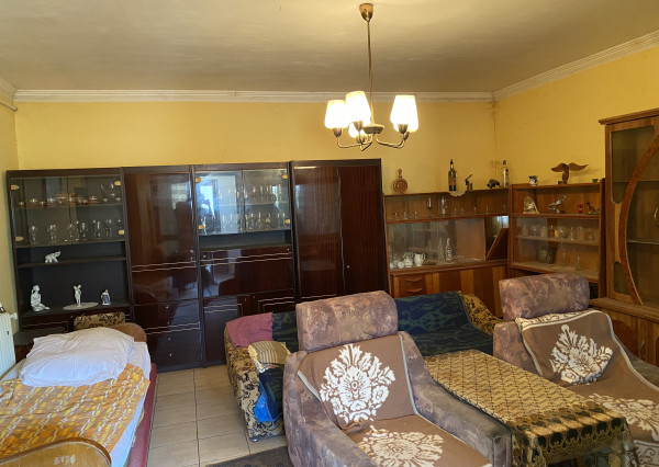 Na predaj rodinný dom so stavebným pozemkom vo Veľkom Mederi