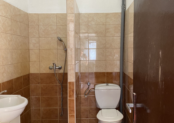 Na predaj rodinný dom so stavebným pozemkom vo Veľkom Mederi