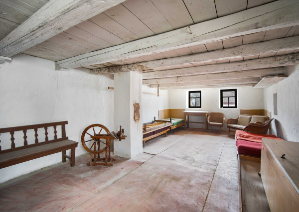 PREDANÉ 06/2025 - romantická chalupa/dom v obci Lubina