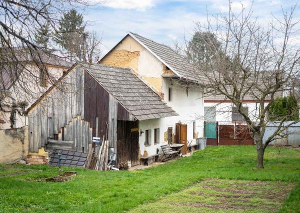 PREDANÉ 06/2025 - romantická chalupa/dom v obci Lubina