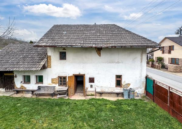 PREDANÉ 06/2025 - romantická chalupa/dom v obci Lubina