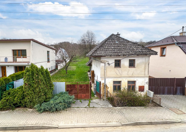 PREDANÉ 06/2025 - romantická chalupa/dom v obci Lubina