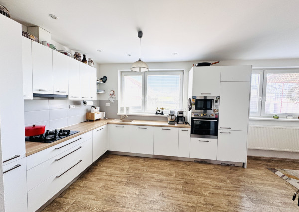 Zrekonštruovaný 3-izbový rodinný dom v Gbeloch – pripravený na nasťahovanie.