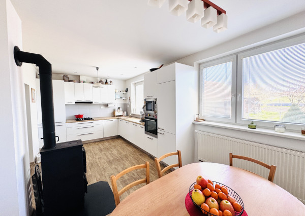 Zrekonštruovaný 3-izbový rodinný dom v Gbeloch – pripravený na nasťahovanie.