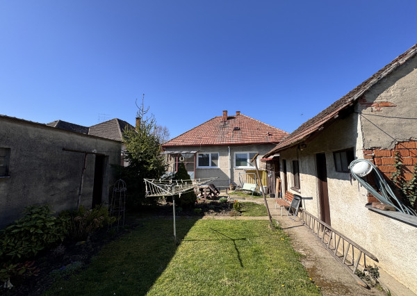 Zrekonštruovaný 3-izbový rodinný dom v Gbeloch – pripravený na nasťahovanie.