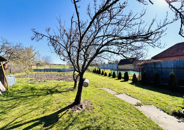 Zrekonštruovaný 3-izbový rodinný dom v Gbeloch – pripravený na nasťahovanie.