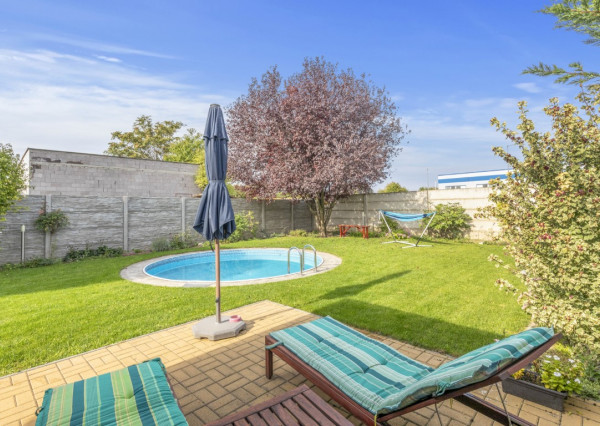 3-izbový byt s garážou a záhradkou v srdci Šamorína