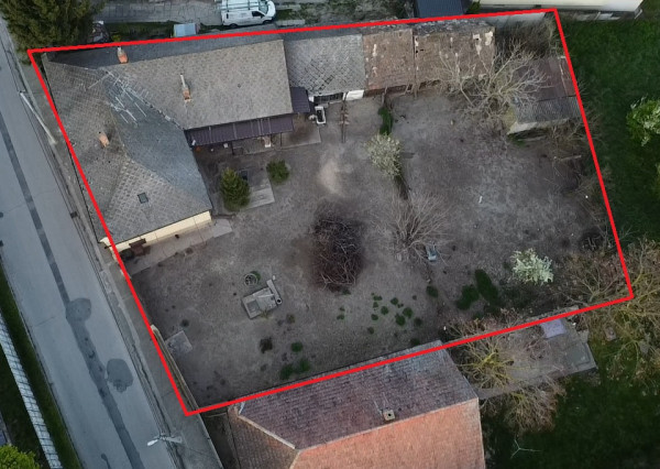 Na predaj rodinný dom so stavebným pozemkom vo Veľkom Mederi