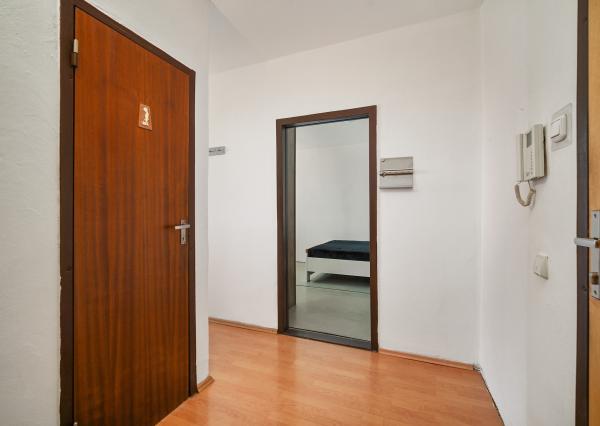 PREDAJ 1 izb. bytu, Závadská, Bratislava-Rača