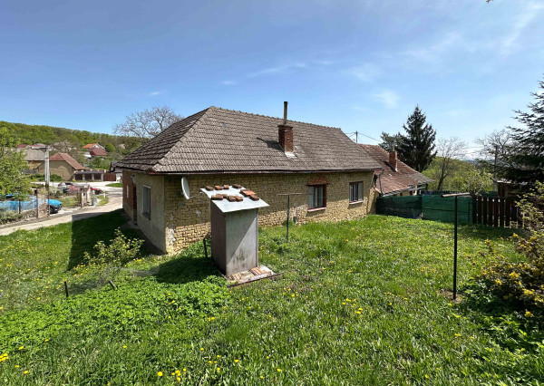 NA PREDAJ rodinný dom v tichej lokalite Hrašné-Hodulov vrch