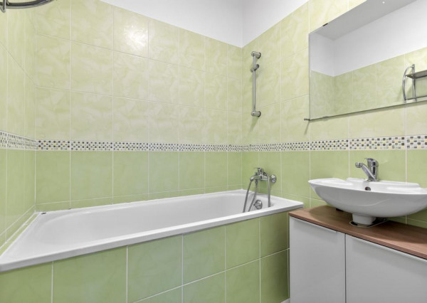 Na predaj veľkometrážny 1,5 izbový byt s balkónom v Šamoríne