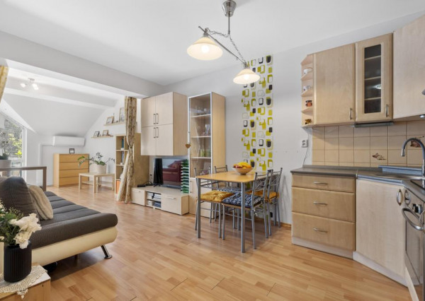 Na predaj veľkometrážny 1-izbový byt s balkónom v Šamoríne