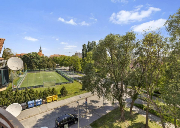 Na predaj veľkometrážny 1,5 izbový byt s balkónom v Šamoríne