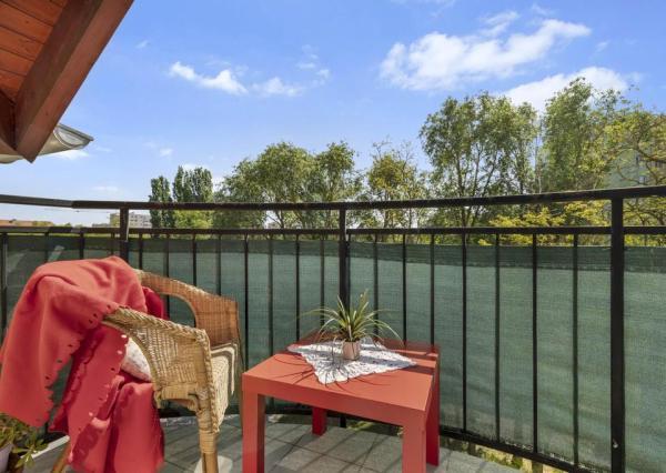 Na predaj veľkometrážny 1,5 izbový byt s balkónom v Šamoríne