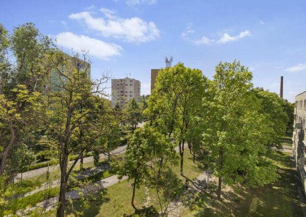 Na predaj veľkometrážny 1,5 izbový byt s balkónom v Šamoríne