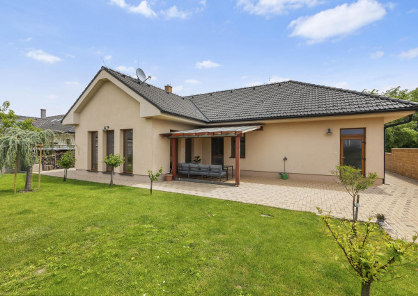 NA PREDAJ Exkluzívny 4-izbový rodinný dom  – Hviezdoslavov - PREDANÉ