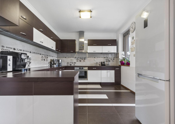 NA PREDAJ Exkluzívny 4-izbový rodinný dom  – Hviezdoslavov - PREDANÉ