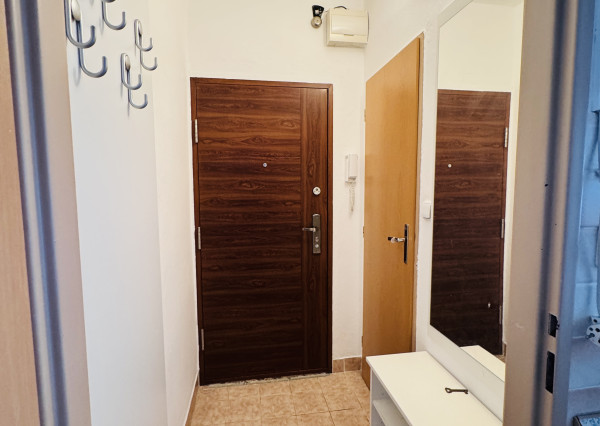 Na prenájom útulný 1-izbový byt v Skalici – výborná lokalita, zariadený, s balkónom.