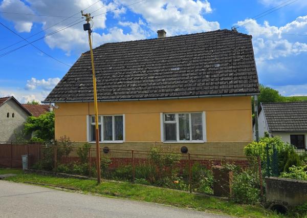 NA PREDAJ - rodinný dom - Slavnica-Podhorie (okr.Ilava)