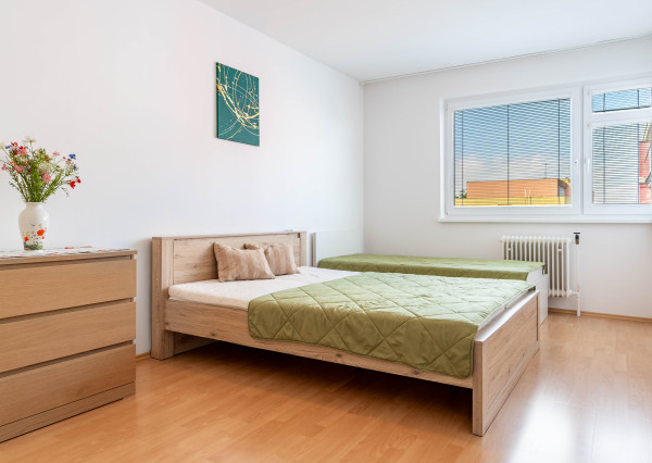 NA PREDAJ VEĽKOMETRÁŽNY 2 IZBOVÝ BYT V ŠAMORÍNE - NOVINKA